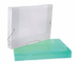 Carpeta Pvc A4 transparente con lomo de  3cm y elástico